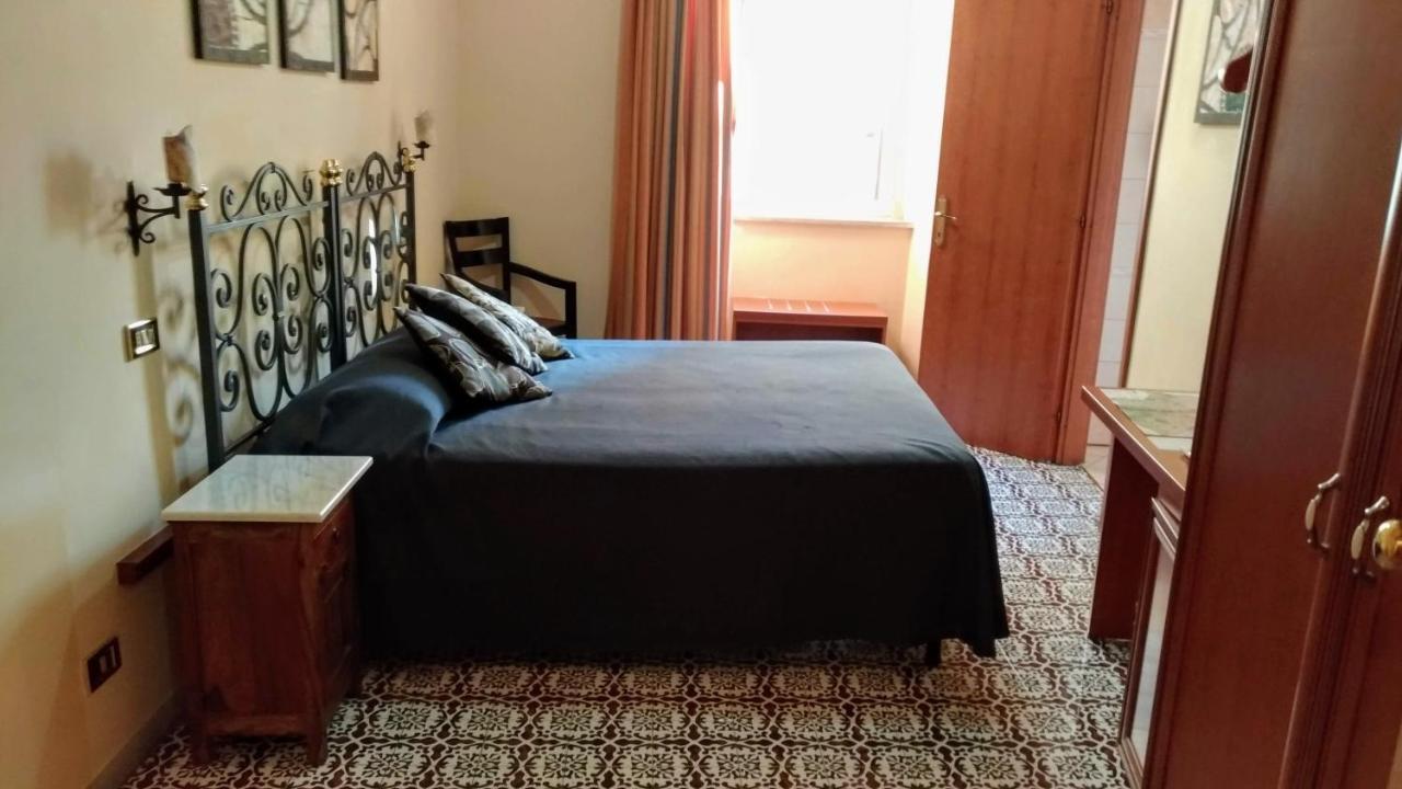 Nicolas Inn Rome Luaran gambar