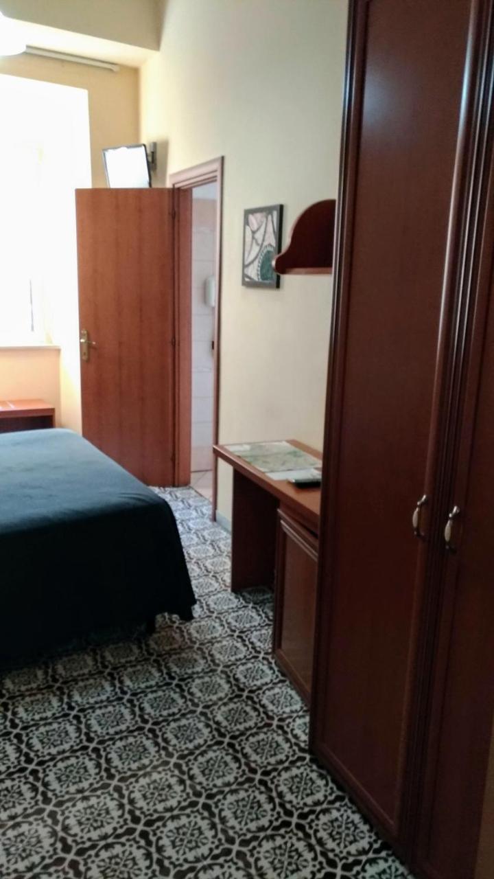 Nicolas Inn Rome Luaran gambar