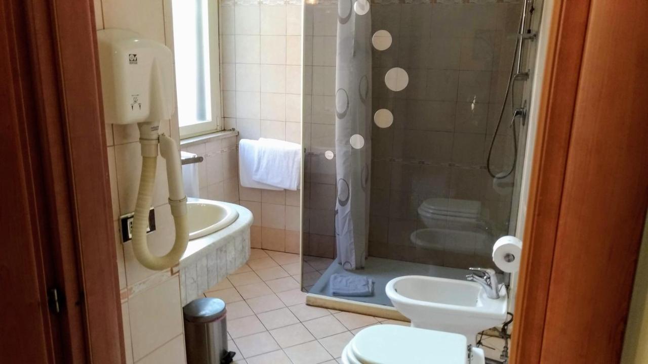 Nicolas Inn Rome Luaran gambar