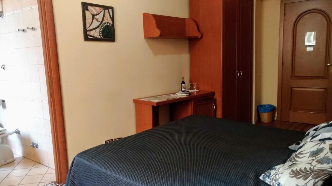 Nicolas Inn Rome Luaran gambar